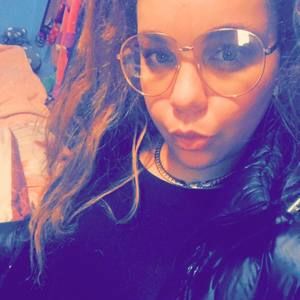 Meet your Posher, Mia